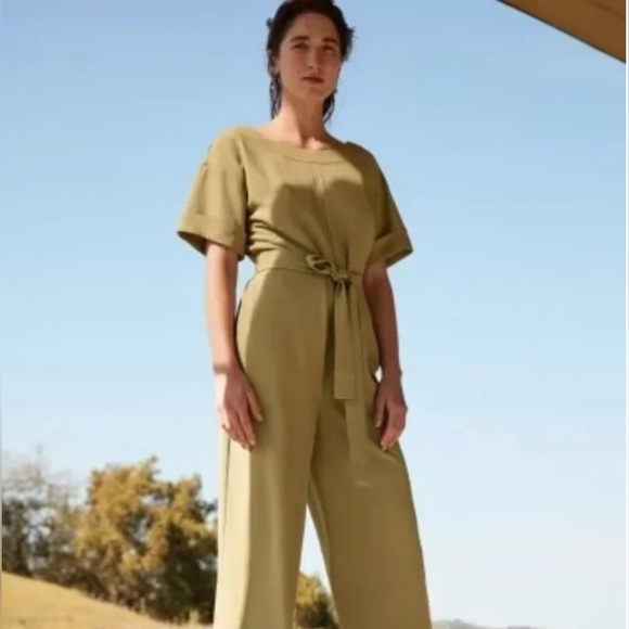 Everlane Pants - NWOT Everlane Olive Japanese GoWeave Short Sleeve Jumpsuit Sz 00